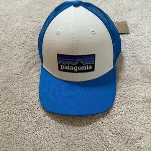 NEW-Patagonia Mens P-6 Logo Trucker Hat - White Blue-Adjustable